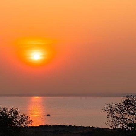 Musungwa Safari Lodge Shanjungu Buitenkant foto